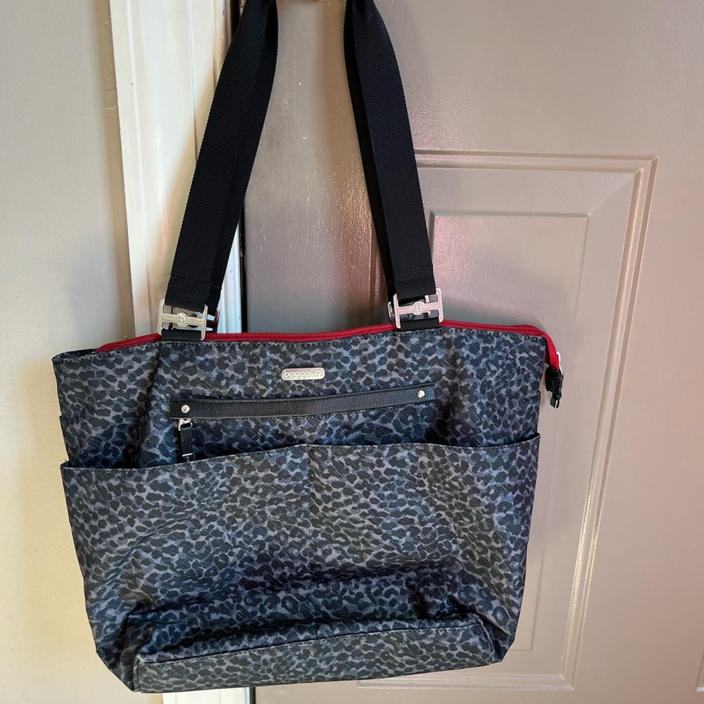 Stylish Black and Gray Tote Bag Baggallini